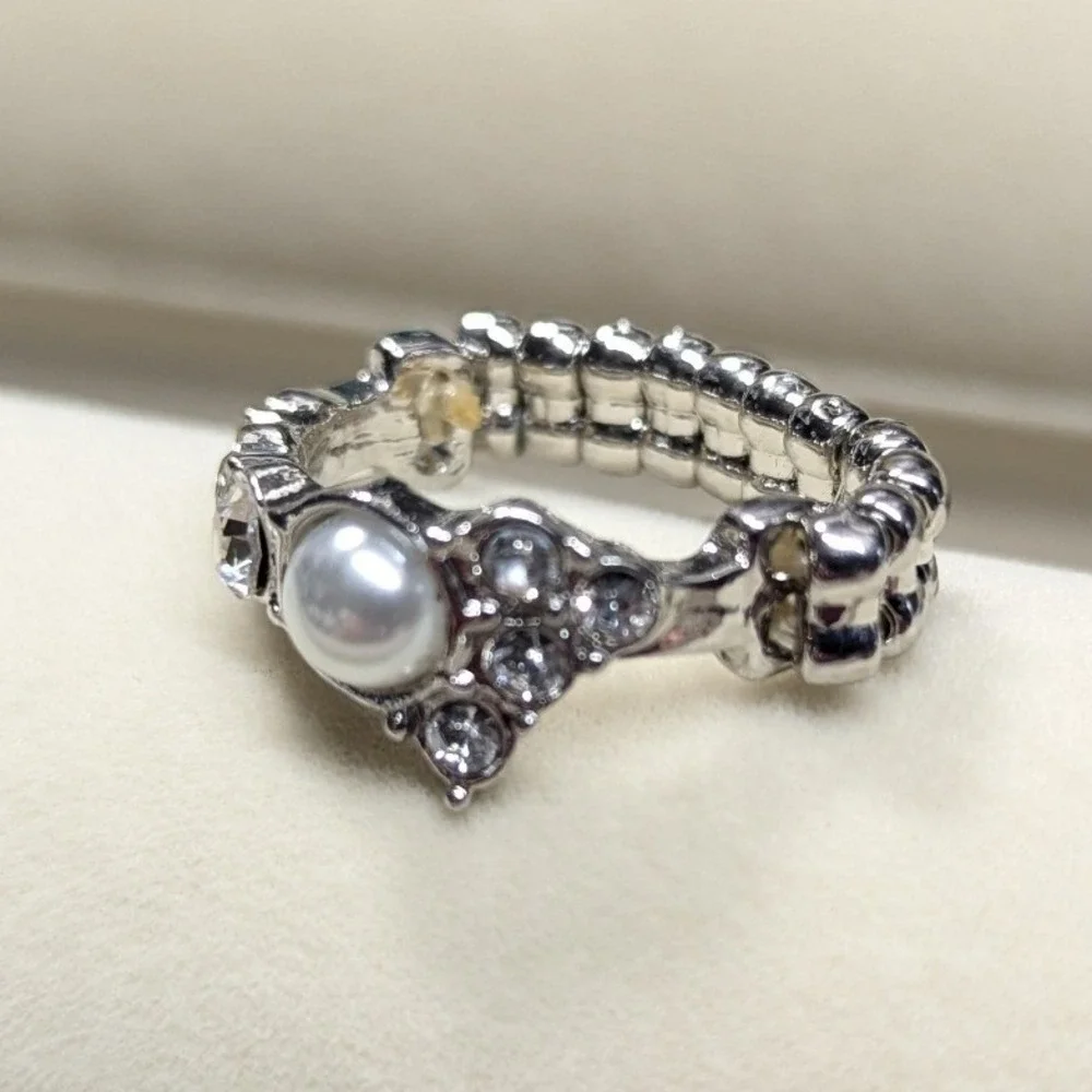 New Faux Pearl Clear Rhinestone Crystal Stretch Band Ring Silver Tone Comfy
